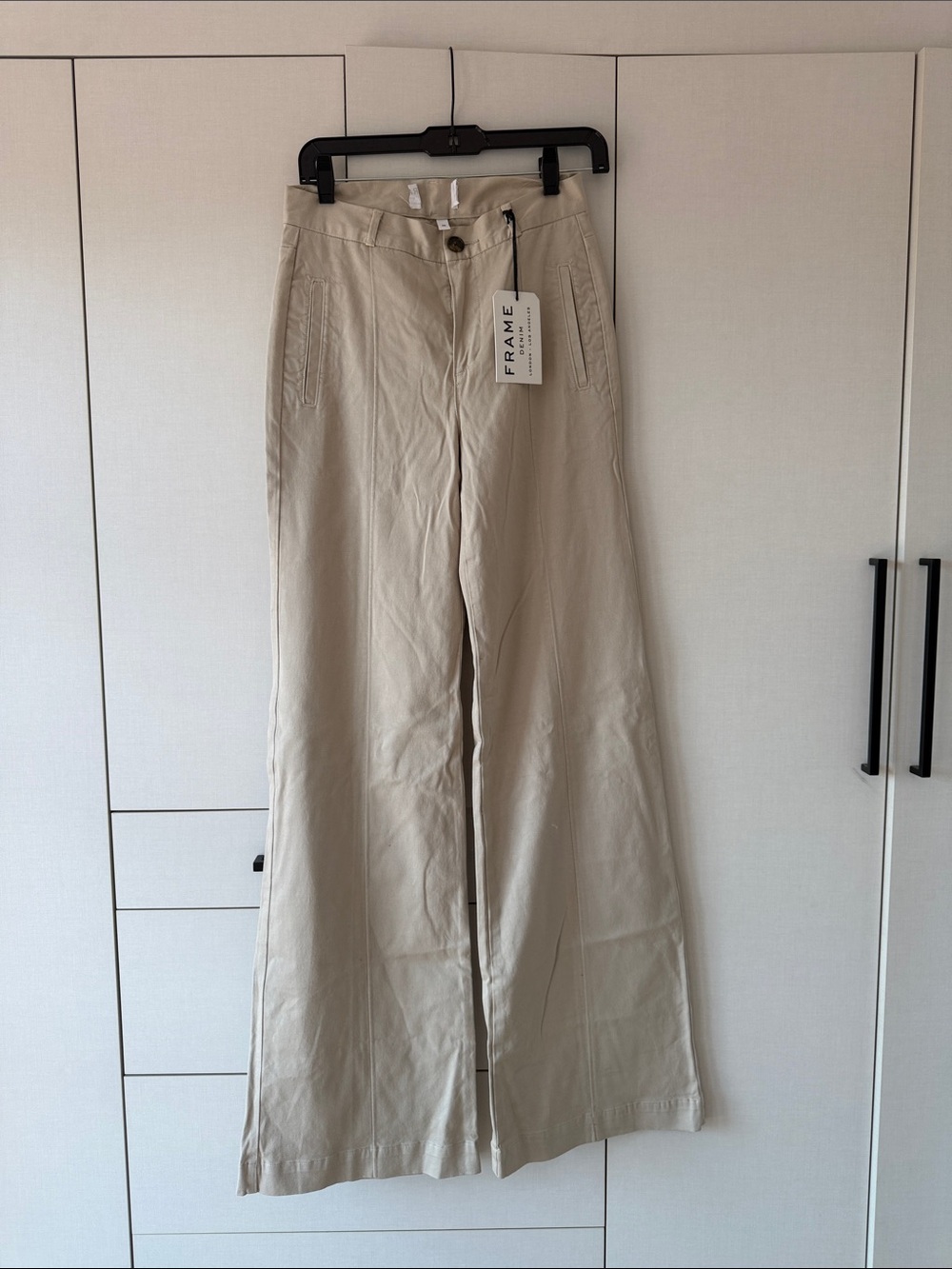 Frame Denim Beige High-Rise Trousers. Le Capri Chino Trouser. - Picture 1 of 4